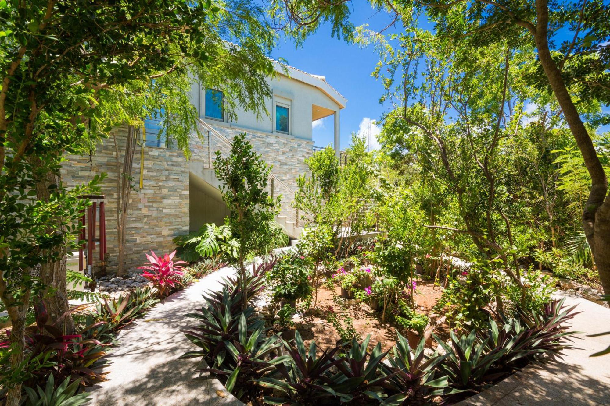 One On Marlin Resort (Adults Only) Turtle Cove Exterior photo
